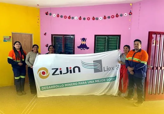 Apoyo en Palo Blanco de Zijin-Liex - 01
