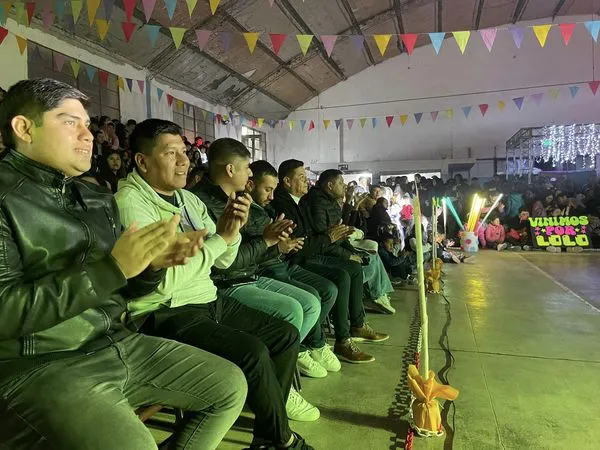 Show Presentacion de Buzos Fiambala - 01