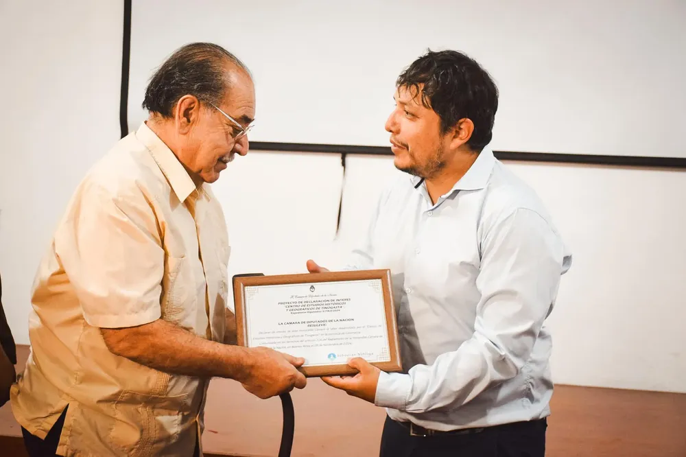 Reconocimiento Centro de Estudios Historicos - 01