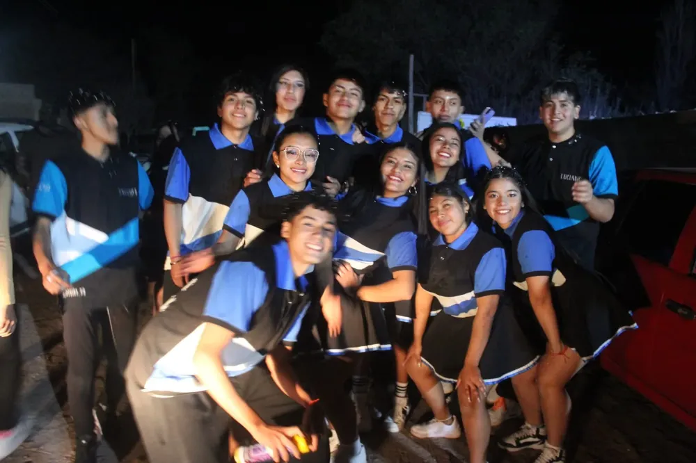 Presentacion de Buzos Palo Blanco - 14