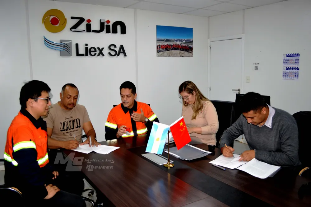 Firma de Acuerdos - Zijin - Liex - 12