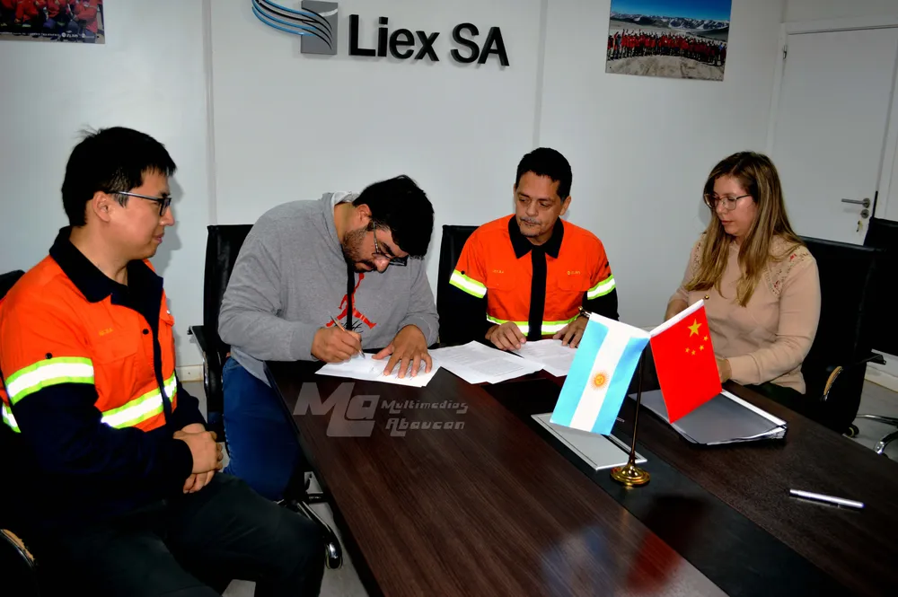 Firma de Acuerdos - Zijin - Liex - 10