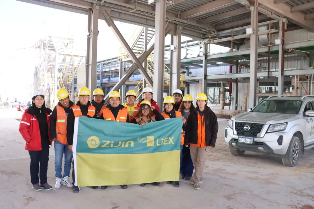 Estudiantes de Hualfin en Zijin - Liex