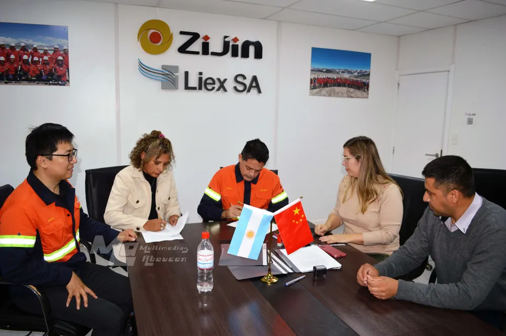 Firma de Acuerdos - Zijin - Liex - 16