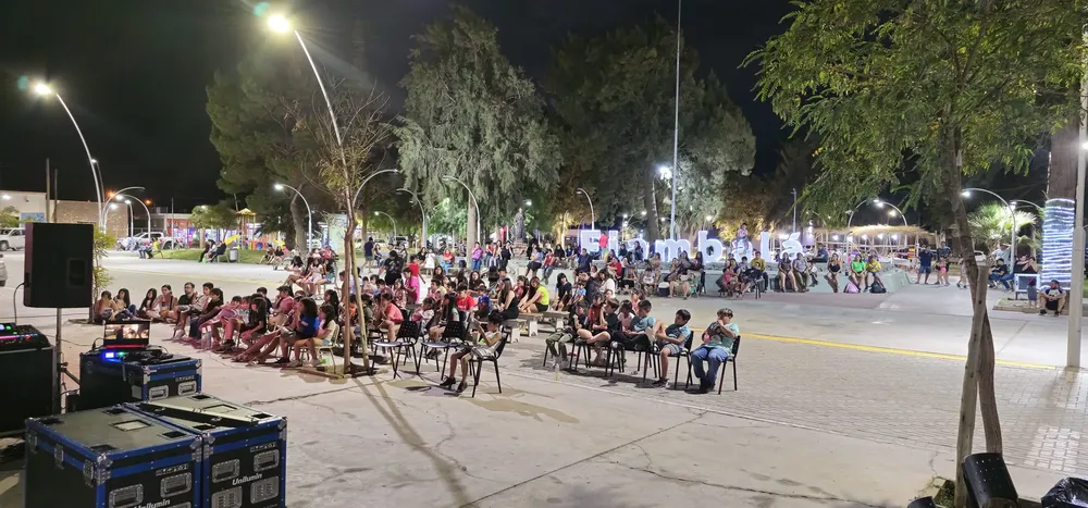 Cine Pantalla Gigante - 01