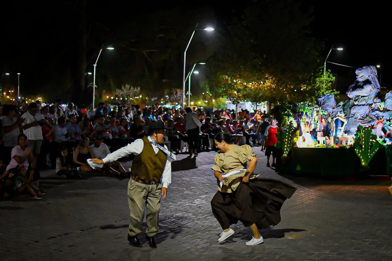 Brillo Tinogasta Es Vendimia - 14