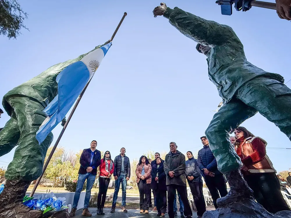 Homenaje a Heroes de Malvinas - 01