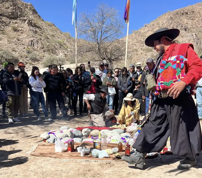 Homenaje a la Pachamama en Taton - 06