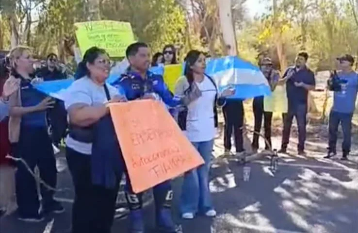 Corte de Ruta Docente Fiambala - 08