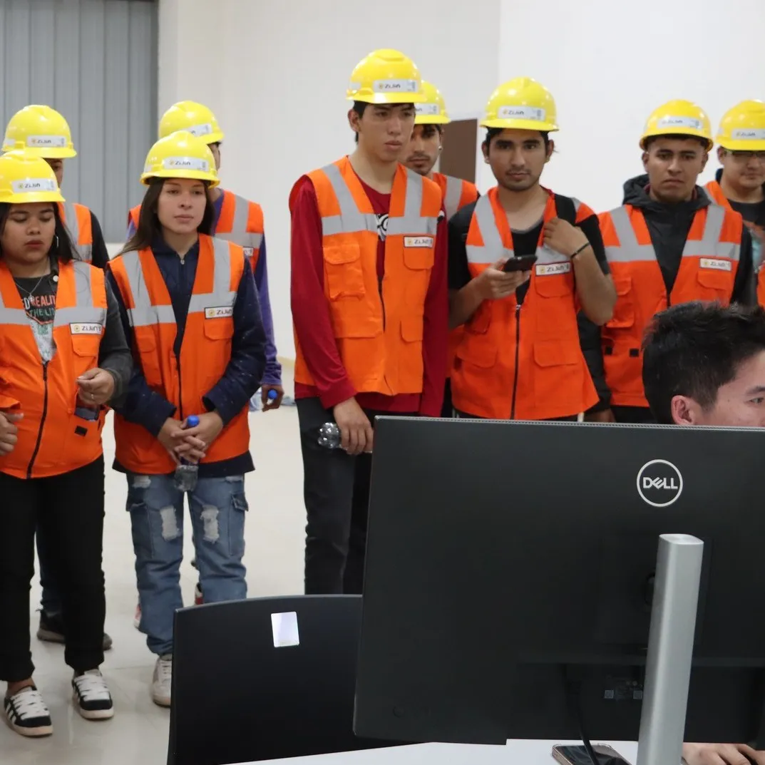 Visita escudiantes del IESF - 02