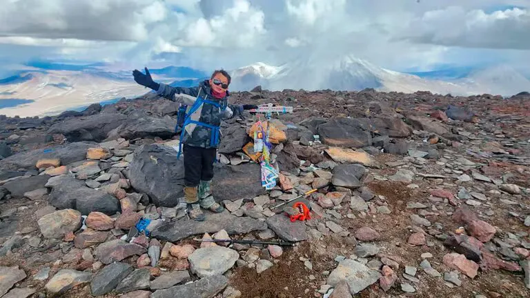 Niño Hace Cumbre - 01