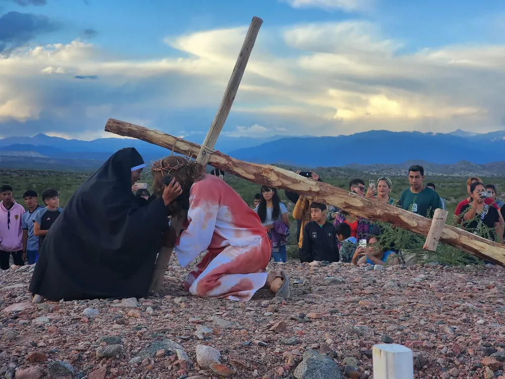 Viacrucis Viviente en Palo Blanco y Fiambala - 01