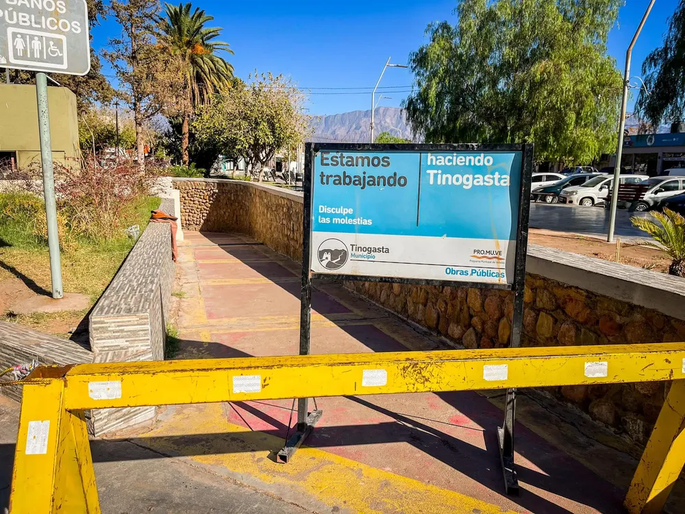 Baños Publicos Plaza Tinogasta - 05
