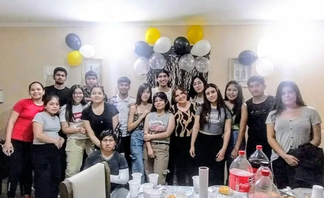 Contencion a Estudiantes Universitarios - 01