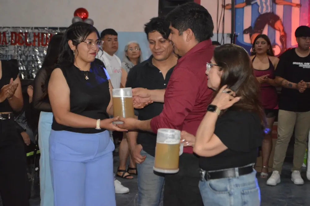 Dia del Empleado Municipal - (60)