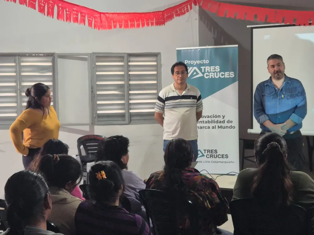 Tres Cruces en Antinaco y Punta del Agua - 01