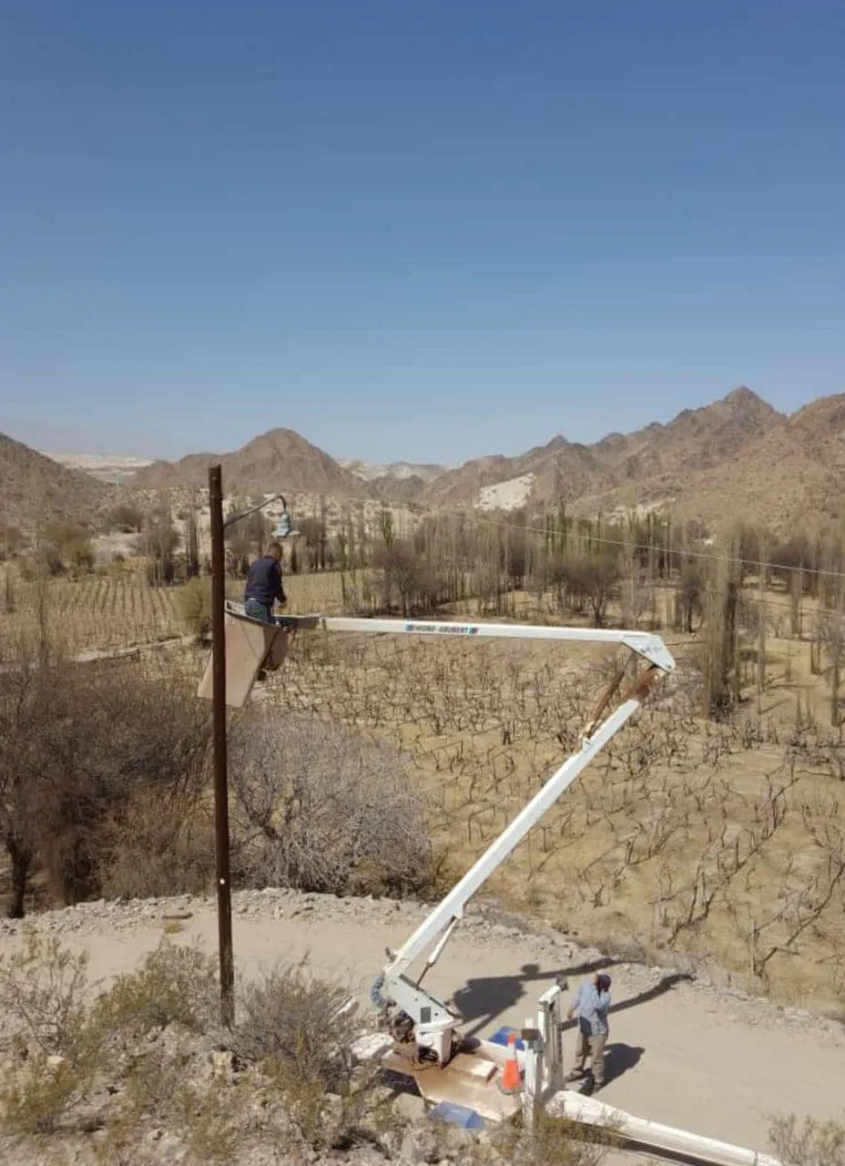 Trabajos de alumbrado en Taton - 01