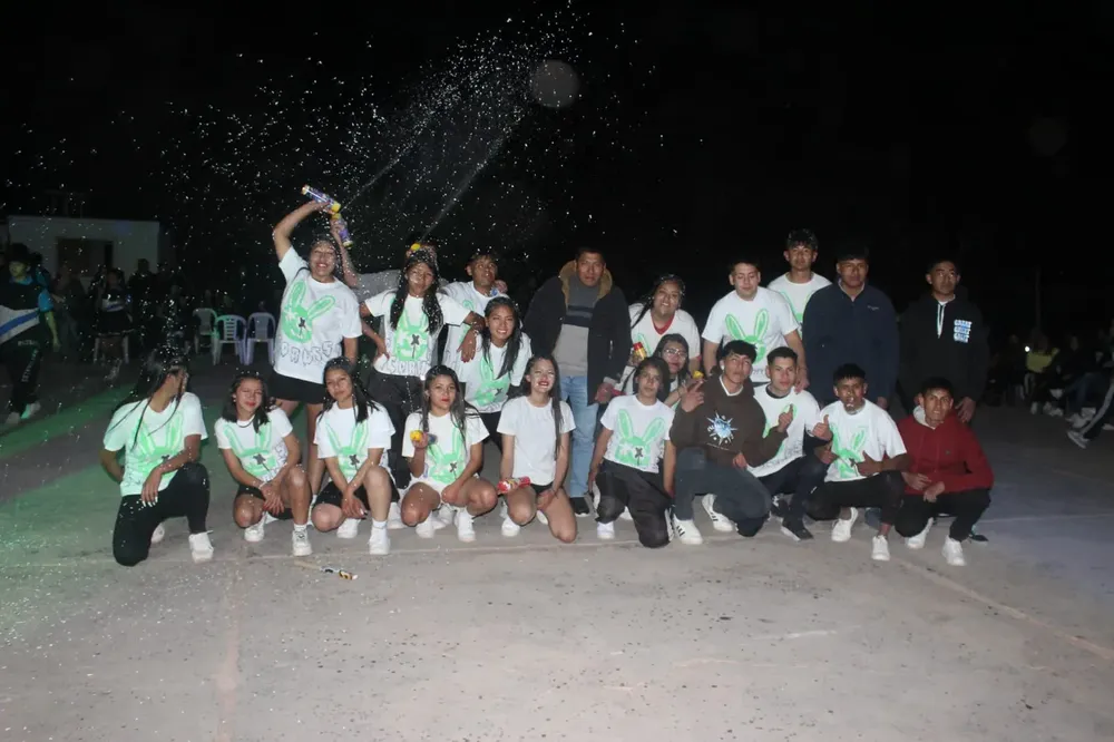 Presentacion de Buzos Palo Blanco - 01