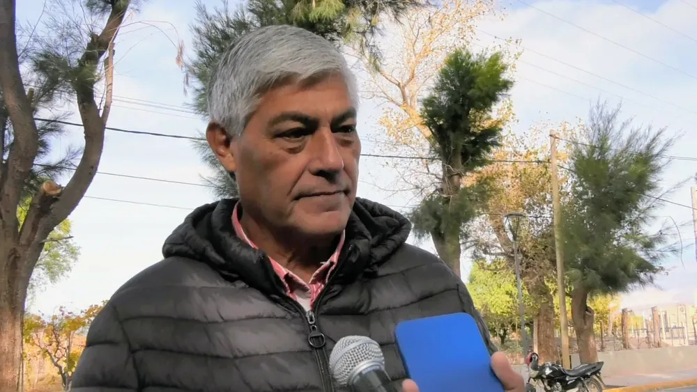 Escultor Alejandro Carrizo