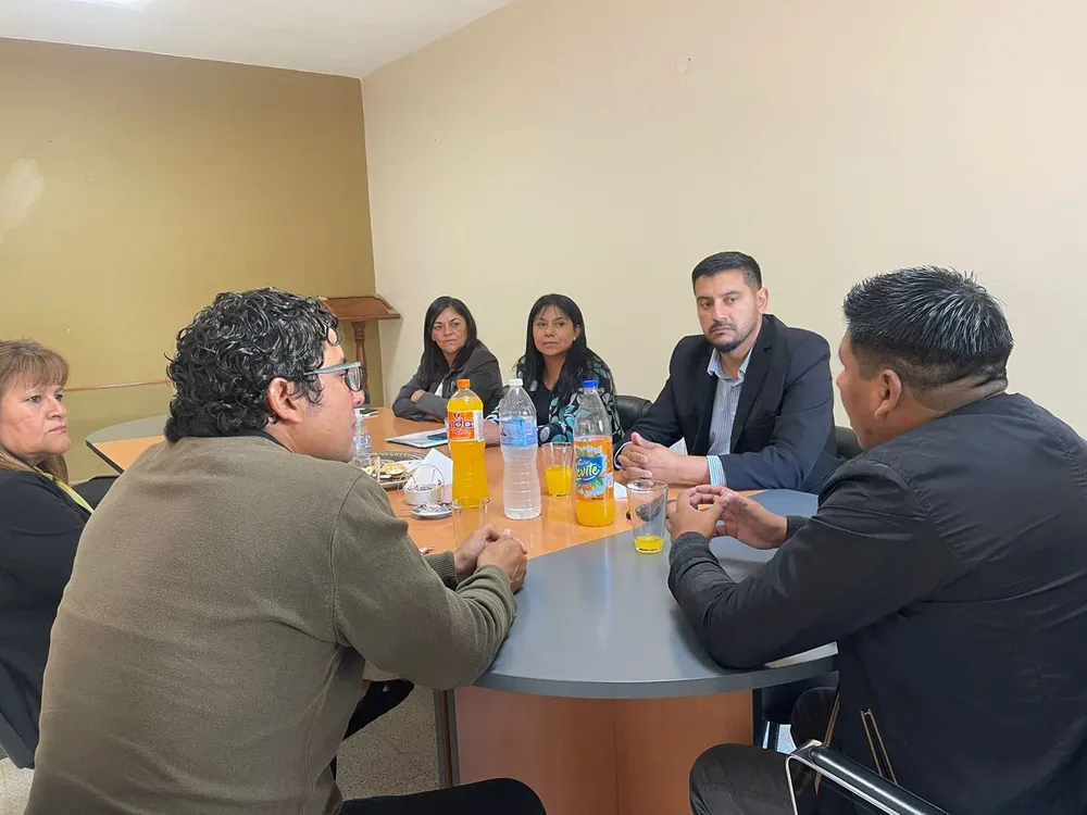 Reunion Raul Usqueda con concejales - 03