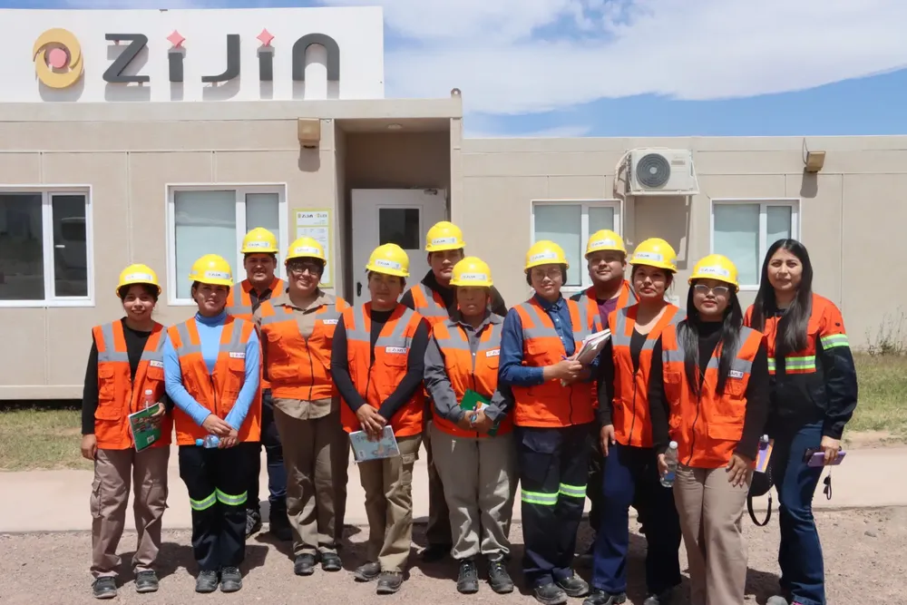 Alumnos del IESF en Zijin-Liex - 01