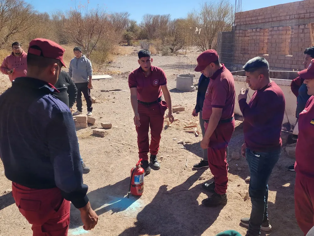 Capacitacion a Defensa Civil Fiambala - 03