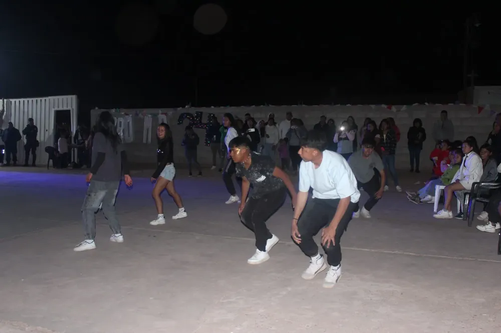 Presentacion de Buzos Palo Blanco - 10