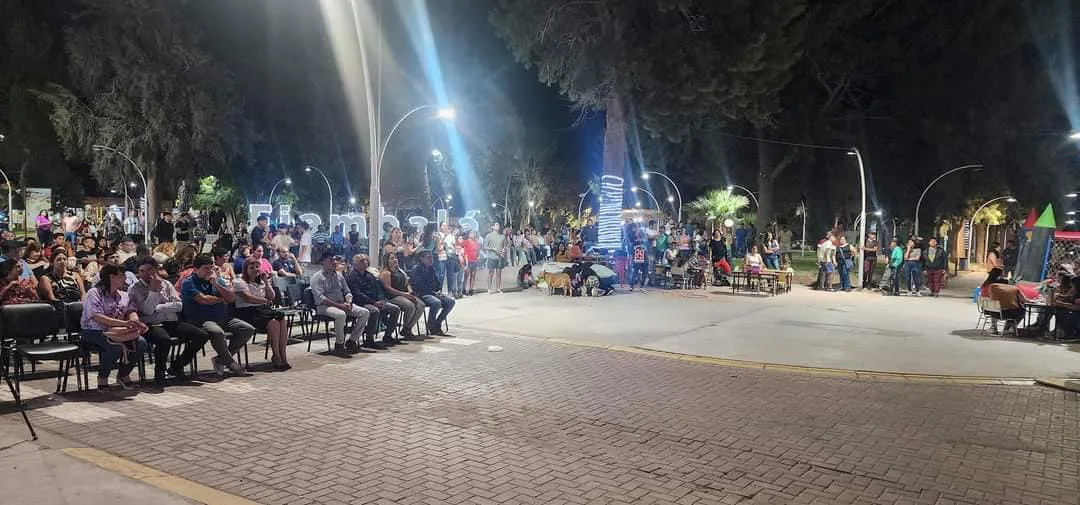 1ra noche Vienes Culturales - 01