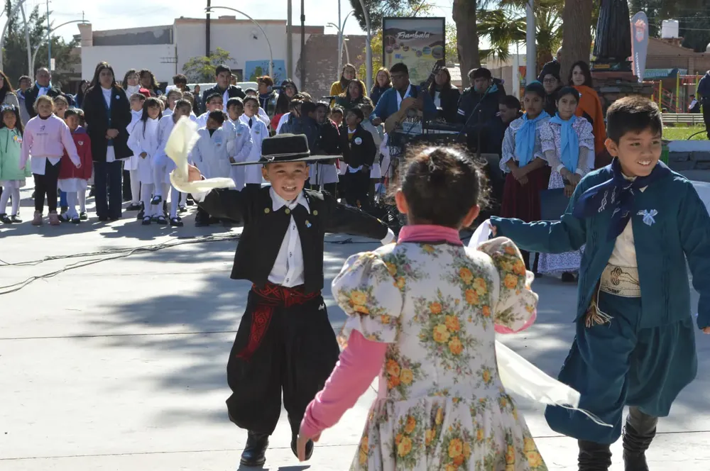 Acto por el Dia de la Escarapela - 11