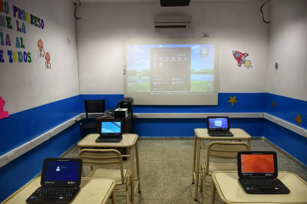 Aulas del Futuro Tinogasta - 10
