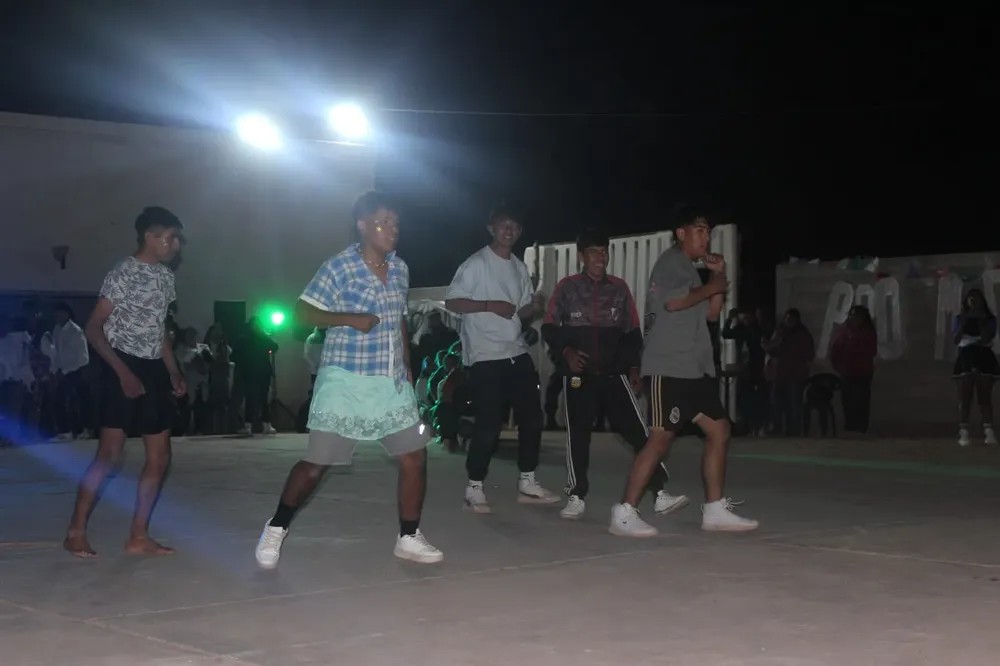 Presentacion de Buzos Palo Blanco - 06