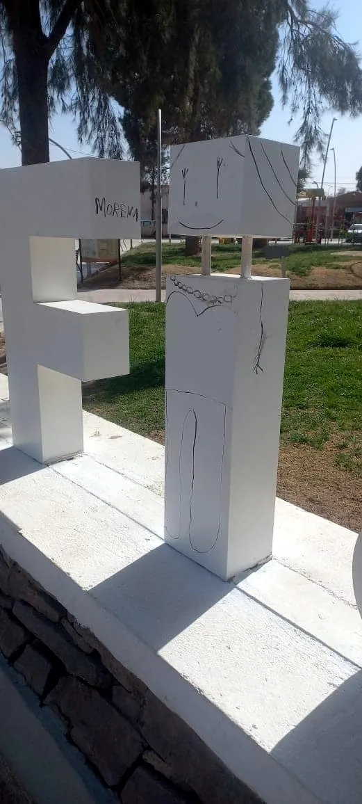 Vandalismo en la Plaza - 04