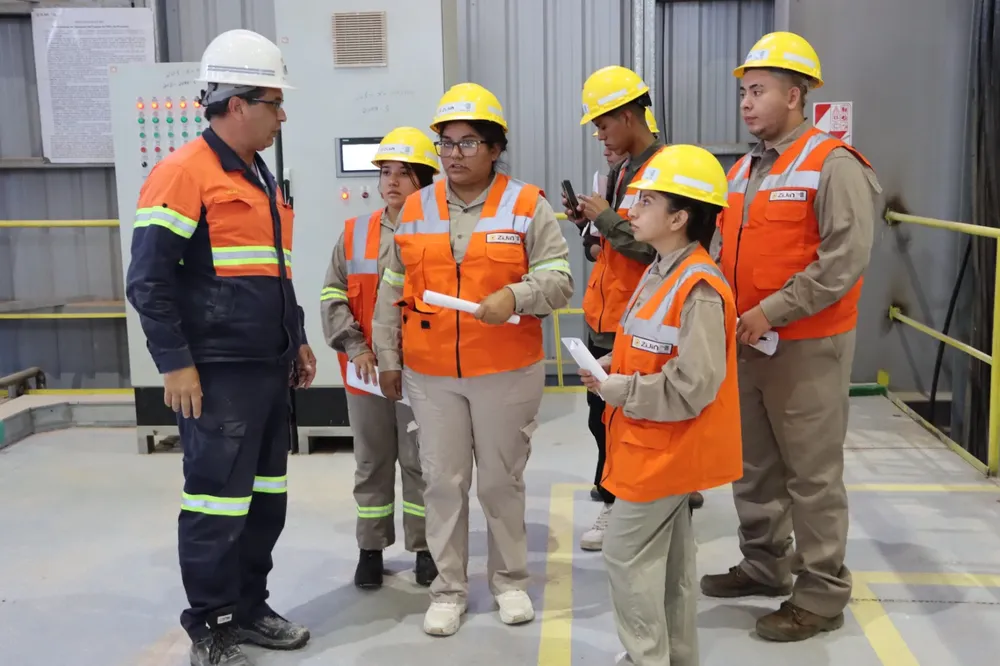 Estudiantes del IESF en Zijin - Liex - 02