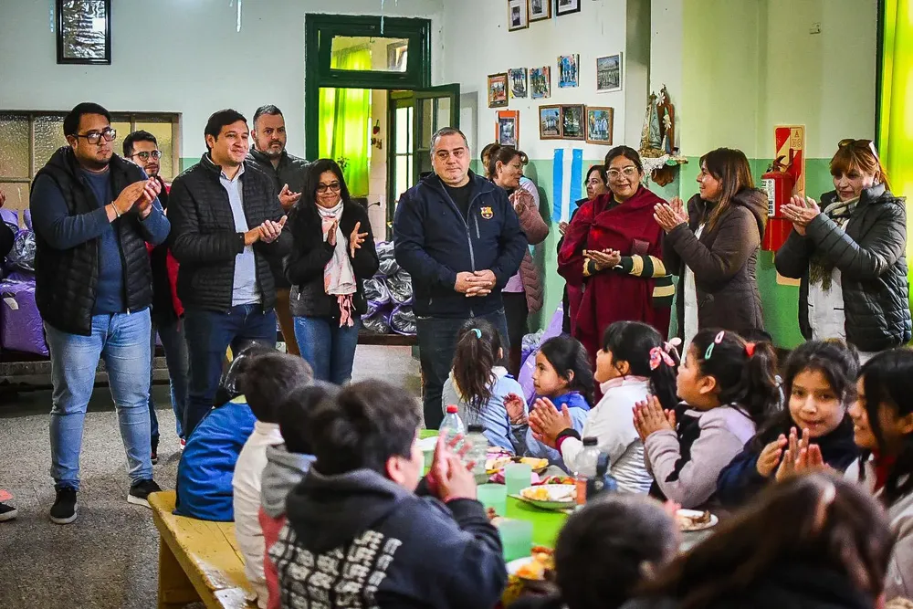 Entrega de Abrigos - 07