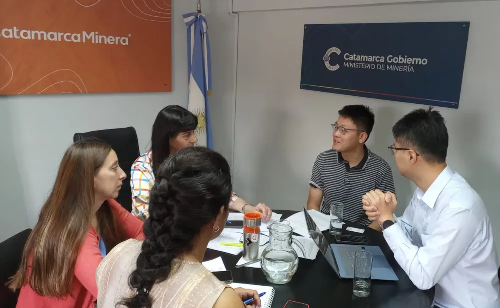 Reunion Zijin - Liex con Ministra de Mineria - 01