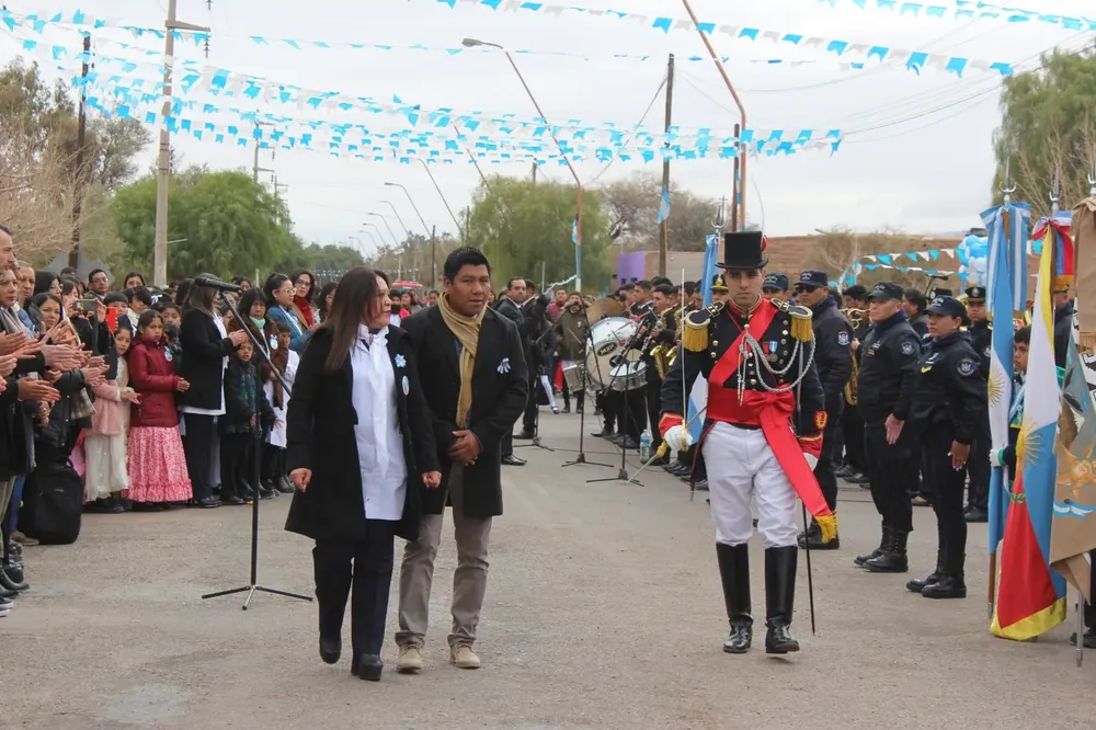 Acto 25 de Mayo en Barrio Pampa Blanca - 00