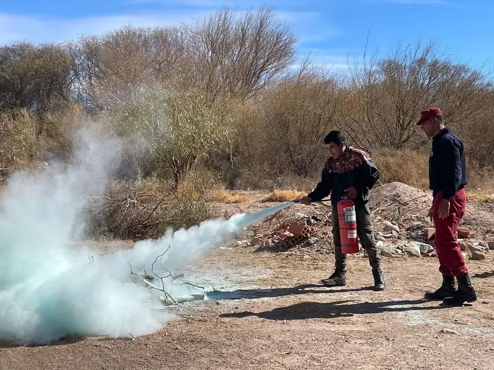 Capacitacion a Defensa Civil Fiambala - 02