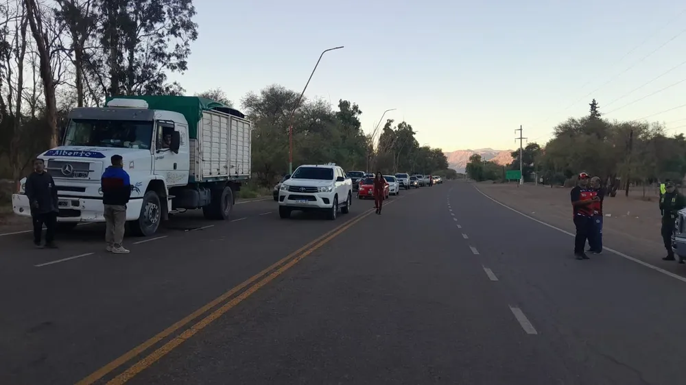 Corte de Ruta Docente Fiambala - 03