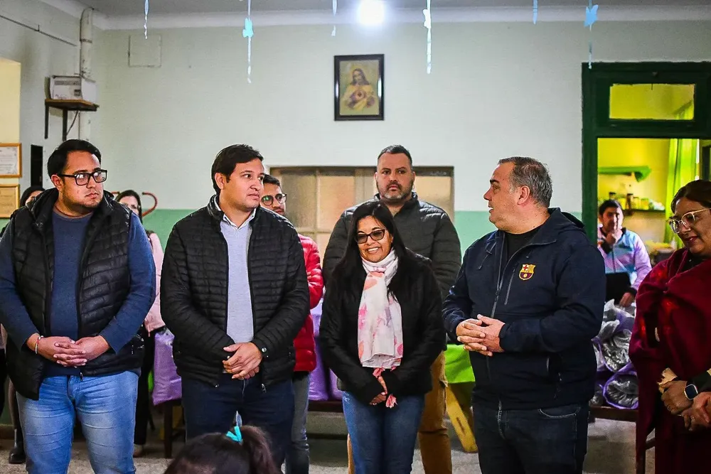 Entrega de Abrigos - 06