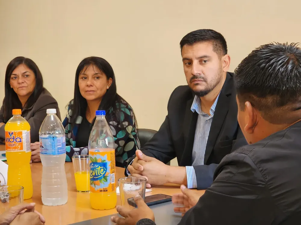 Reunion Raul Usqueda con concejales - 02