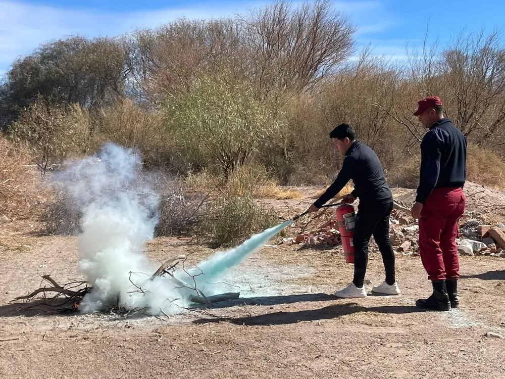 Capacitacion a Defensa Civil Fiambala - 01