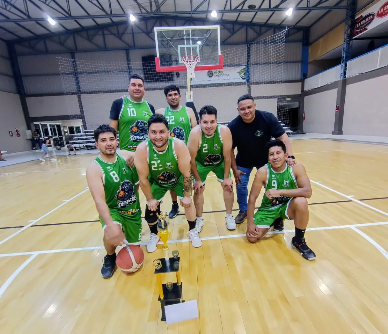 Cambios en el Club Defensores - 17