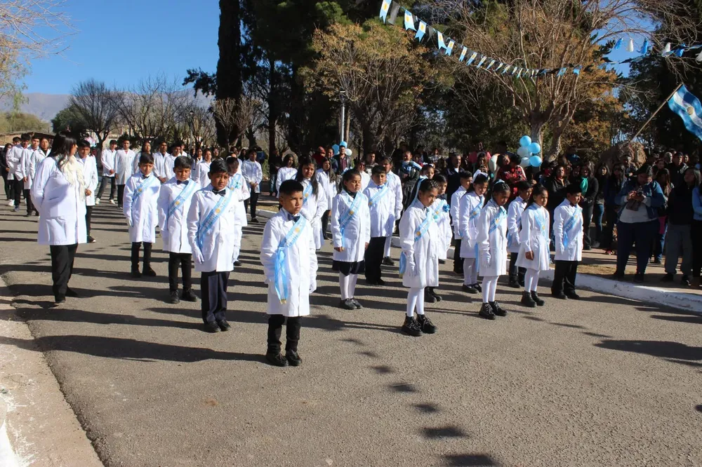 20 de Junio Palo Blanco - 12