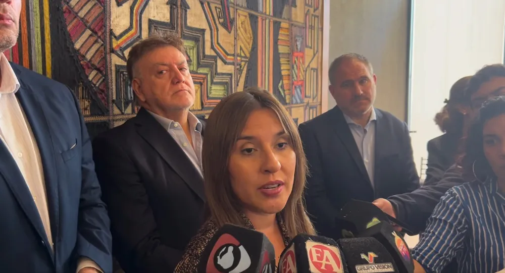 Ministra Daiana Roldán - 01