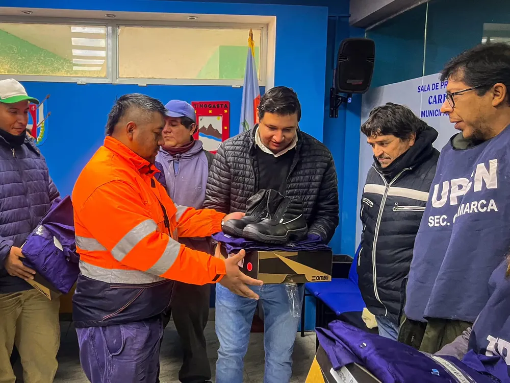 Entrega de Indumentaria Tinogasta - 02